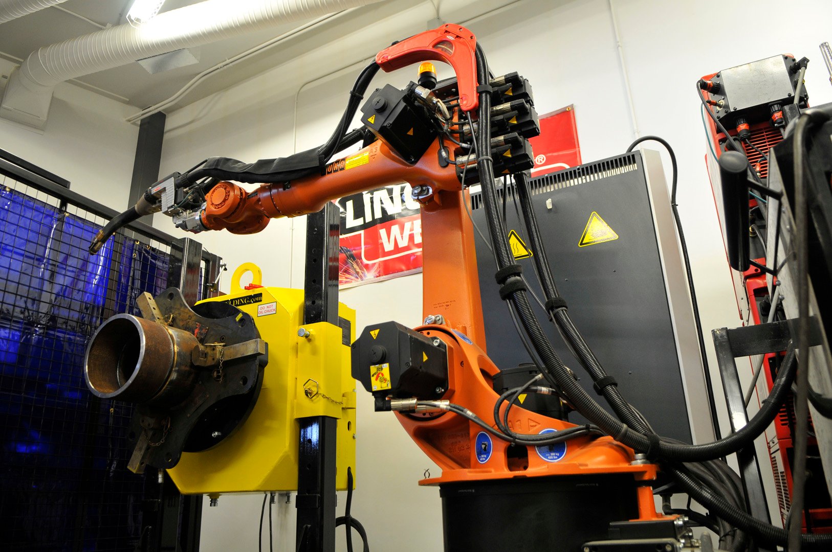 welding robot with pipe positioner
