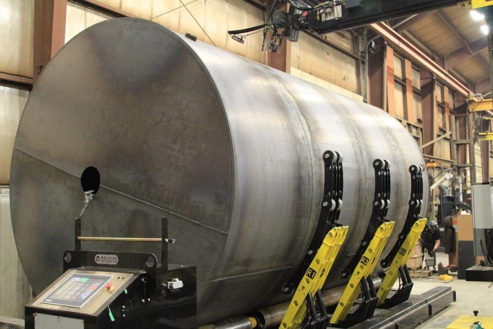 column and boom welding manipulator image with tank fit up