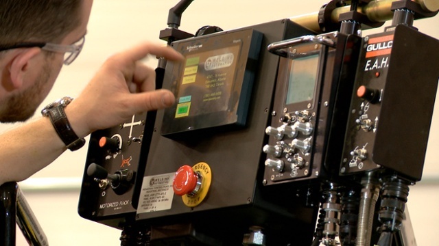 column and boom manipulator and tank turning roll controls