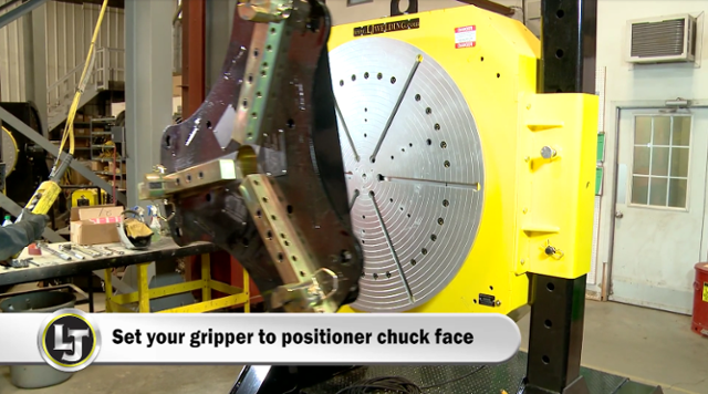 pipe positioner with chuck for welding