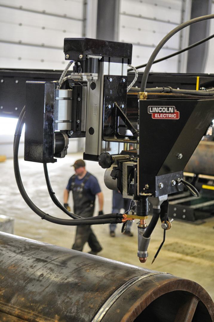 weld manipulator flux delivery system