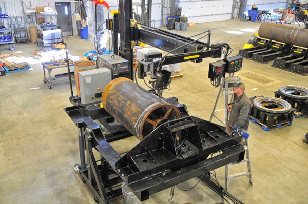 submerged arc lincoln electric column and boom welding manipulator