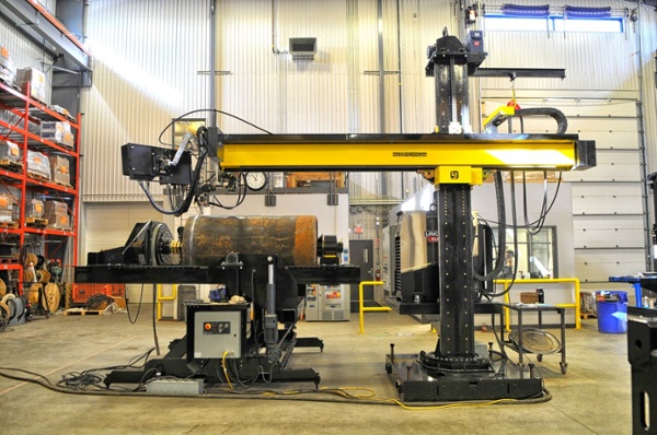 lincoln electric column and boom manipulator using submerged arc welding
