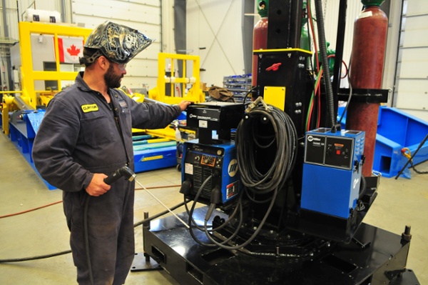 MIG welding boom mount jib with welder