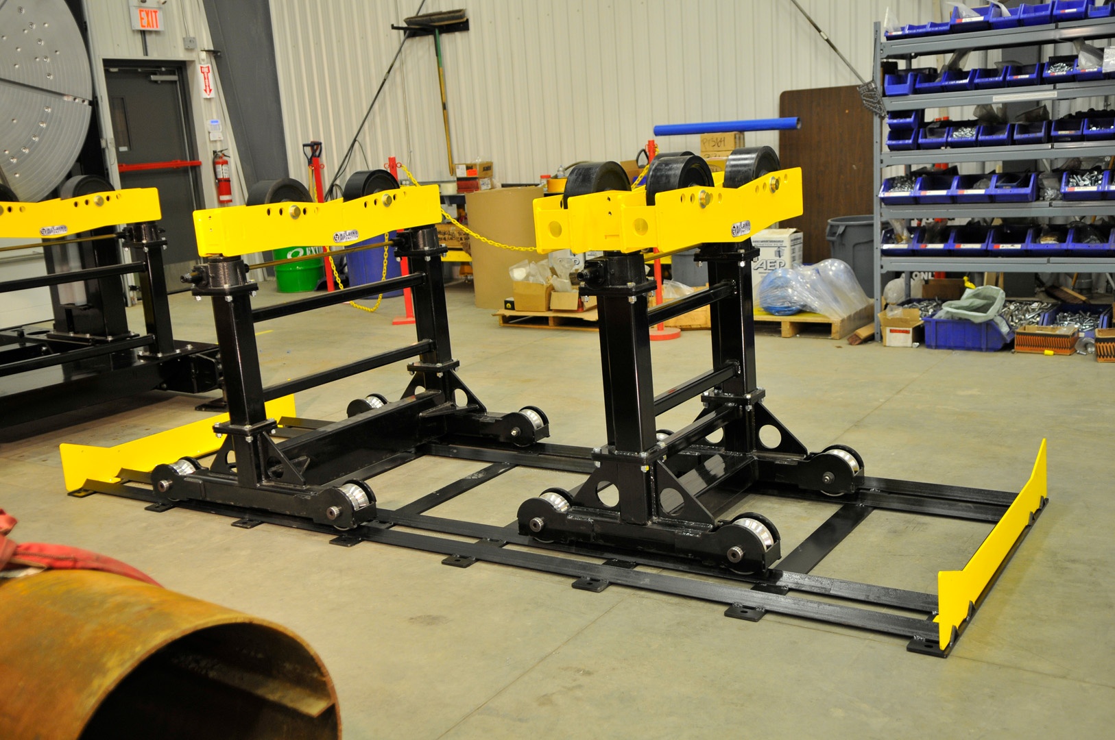 track mounted pipe roller stands